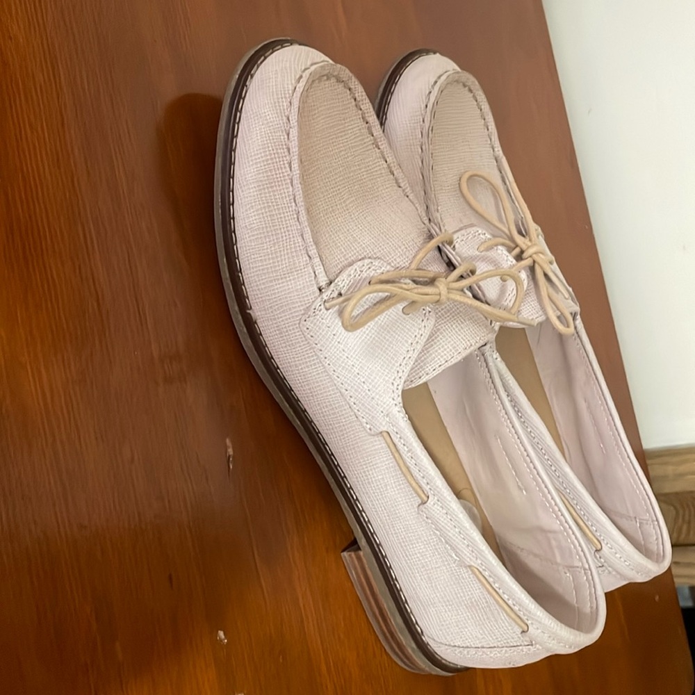Light pinkish women’s loafer